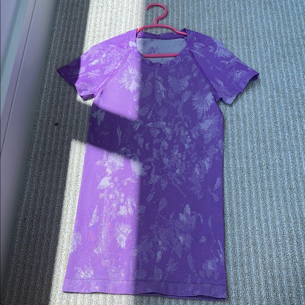 Lululemon RARE purple swiftly tech